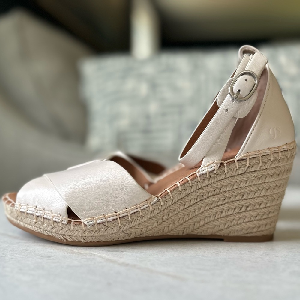 NEW Gentle Souls Signature Charli X Wedge Sandal in Off-White, Size 8